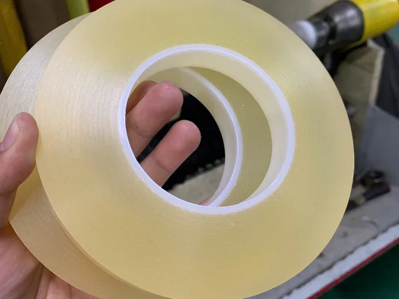 Băng dính PVC dán nắp hộp tại xưởng
